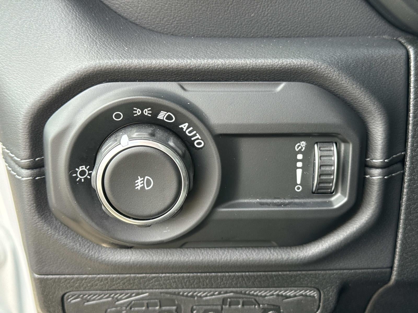 2024 Jeep Wrangler 4-Door Sahara 4x4