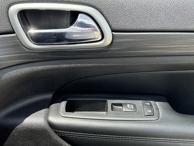 2019 Jeep Grand Cherokee Laredo E 4x2