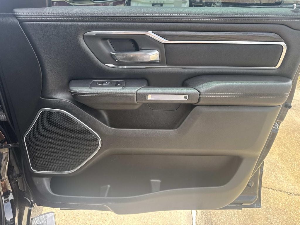 2024 RAM 1500 Laramie Crew Cab 4x2 5'7' Box