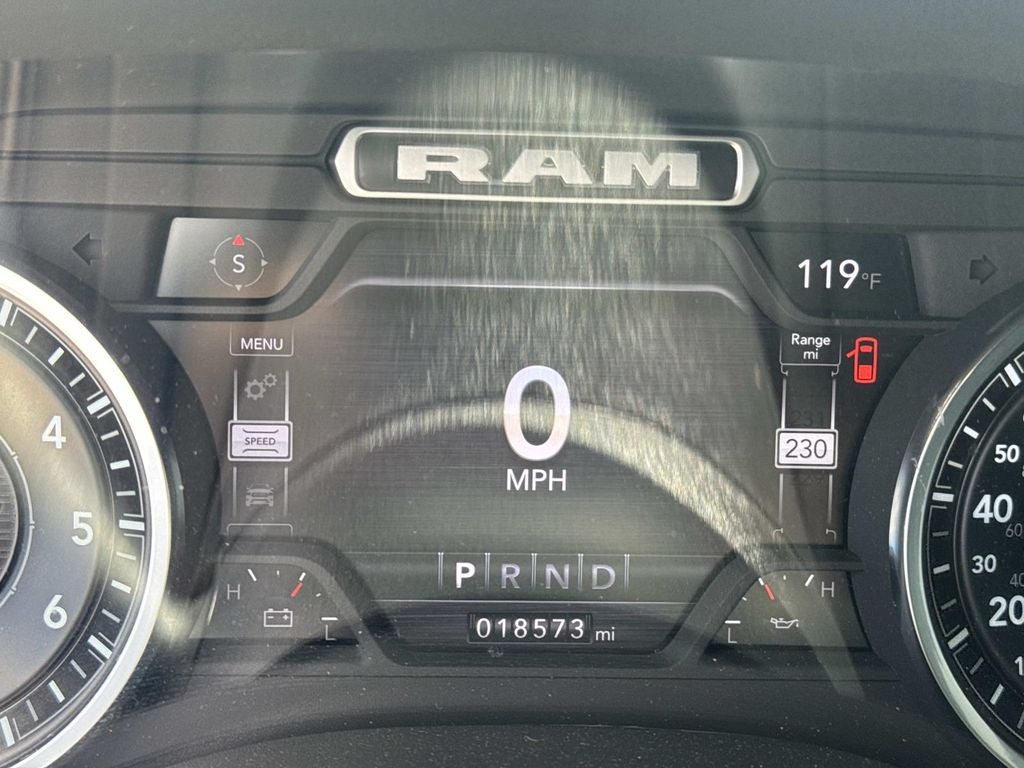 2024 RAM 1500 Laramie Crew Cab 4x2 5'7' Box