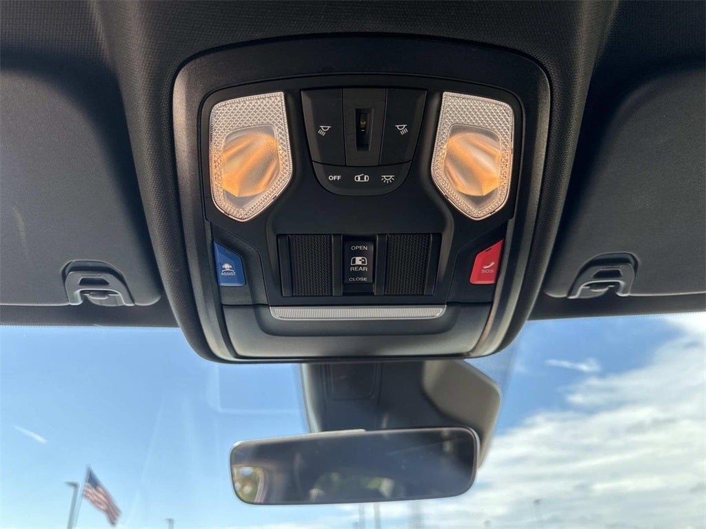 2025 RAM 1500 Tradesman Crew Cab 4x4 5'7' Box