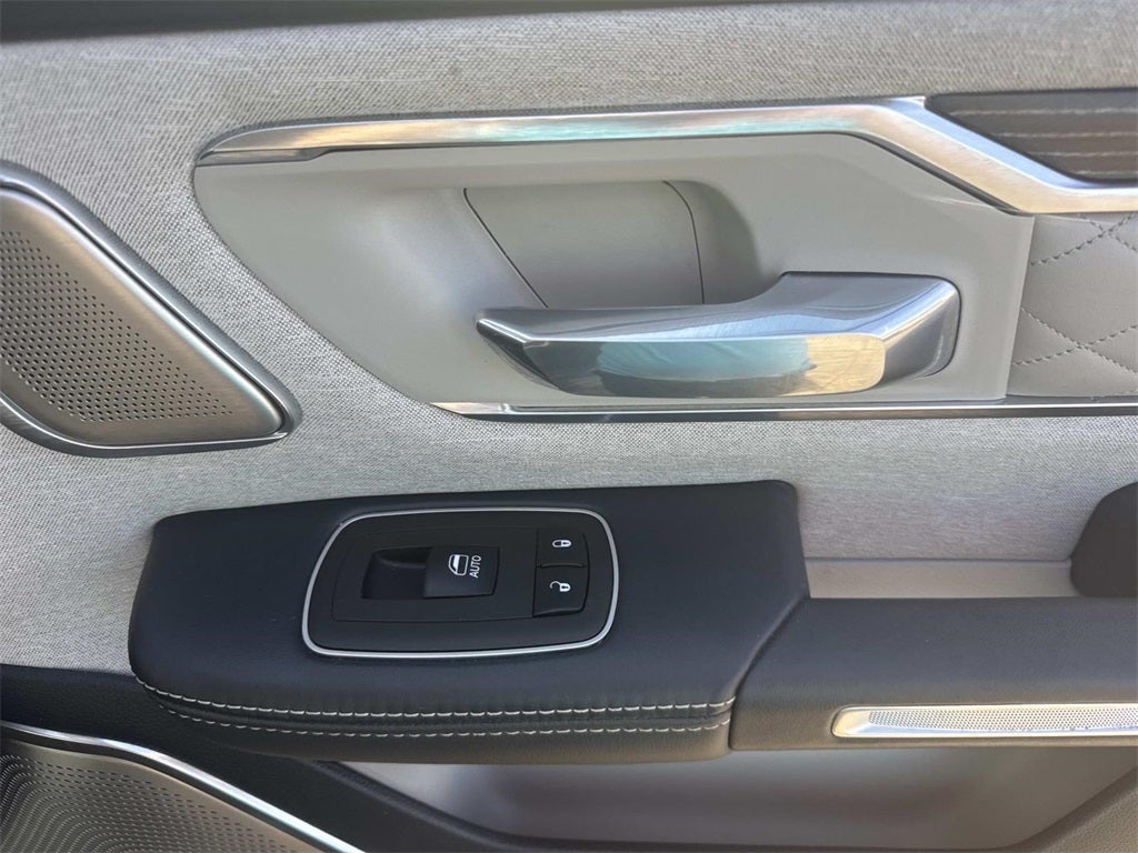 2022 RAM 1500 Limited Crew Cab 4x4 5'7' Box