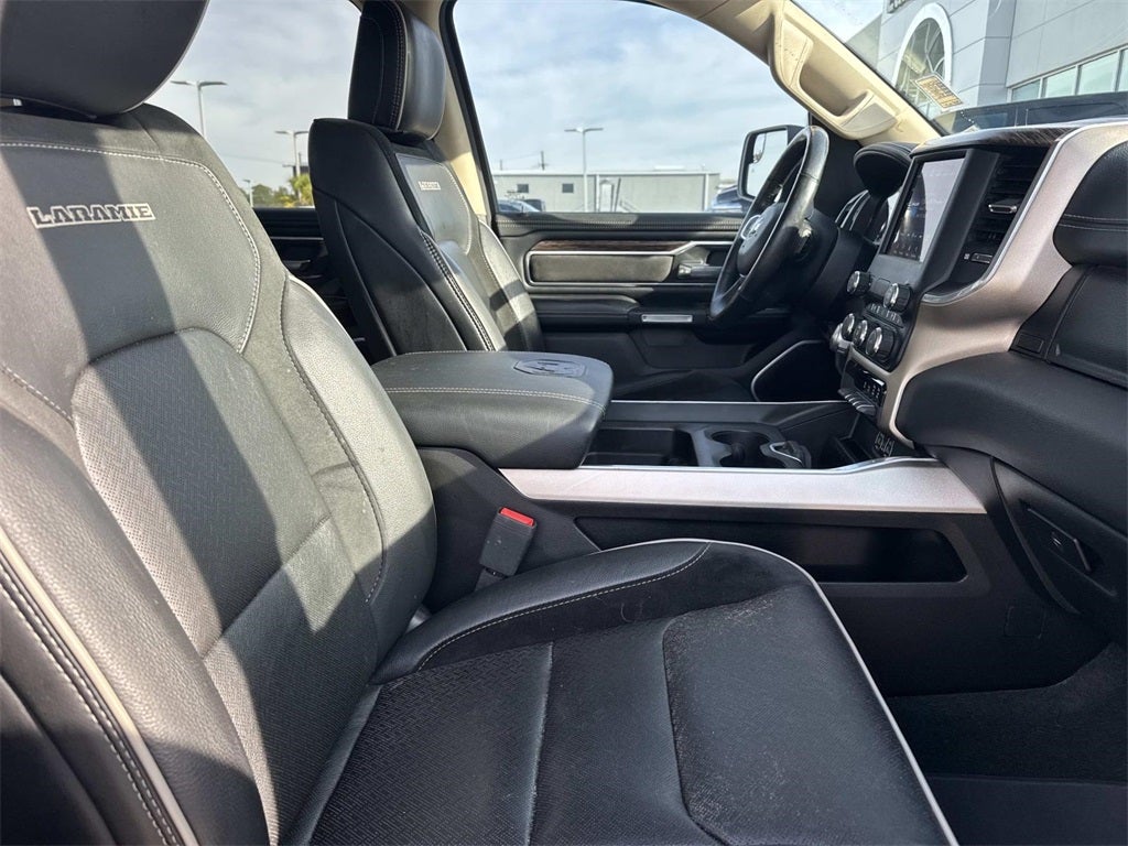 2020 RAM 1500 Laramie Crew Cab 4x4 5'7' Box