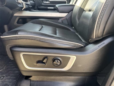 2020 RAM 1500 Laramie Crew Cab 4x4 5'7' Box