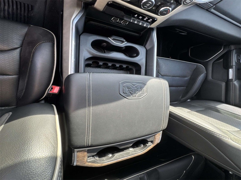 2020 RAM 1500 Laramie Crew Cab 4x4 5'7' Box