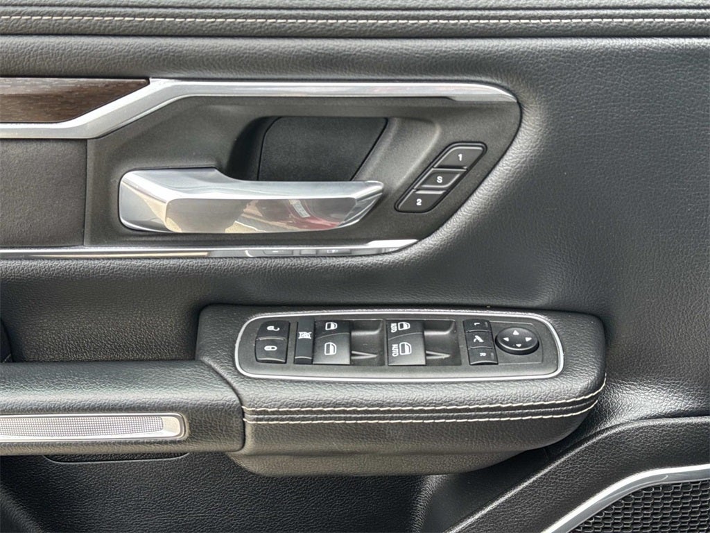 2022 RAM 1500 Laramie Crew Cab 4x4 5'7' Box