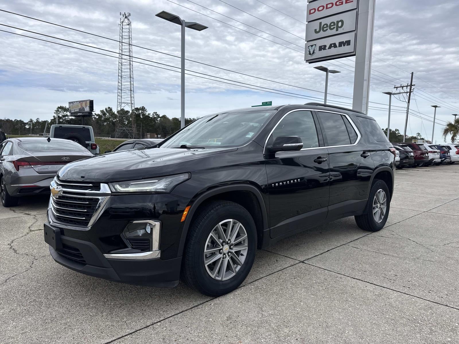 2023 Chevrolet Traverse FWD LT Cloth