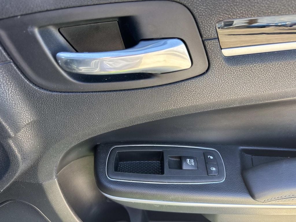 2022 Chrysler 300 S