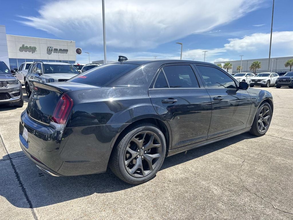 2022 Chrysler 300 S