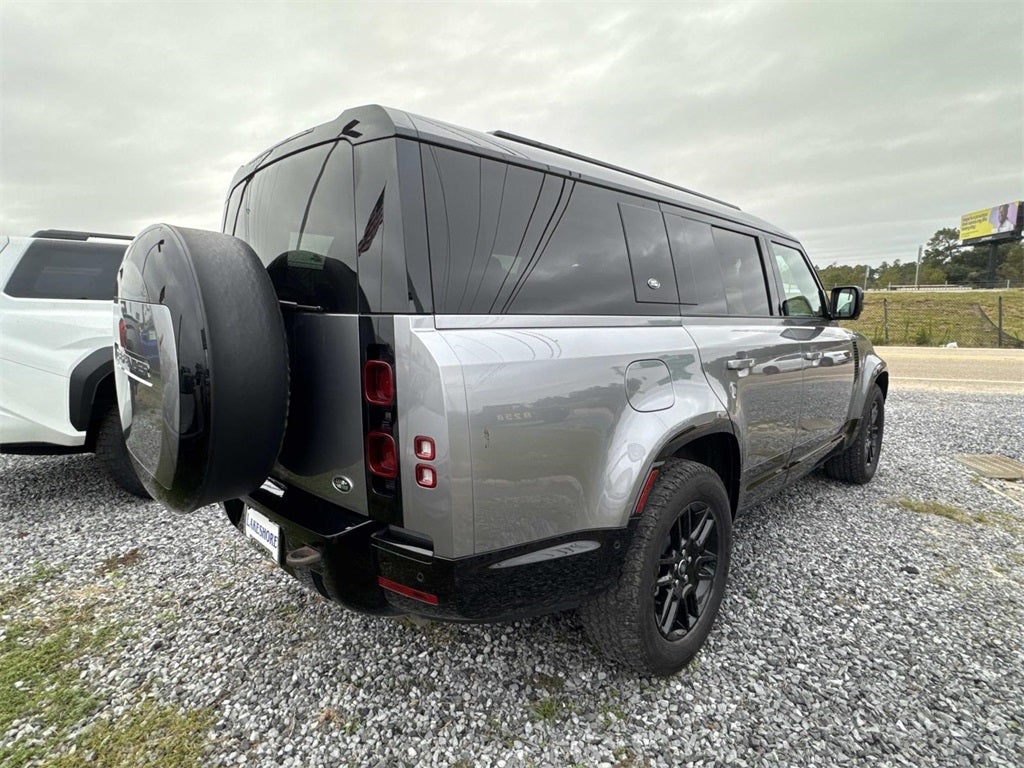2023 Land Rover Defender 130 X-Dynamic SE
