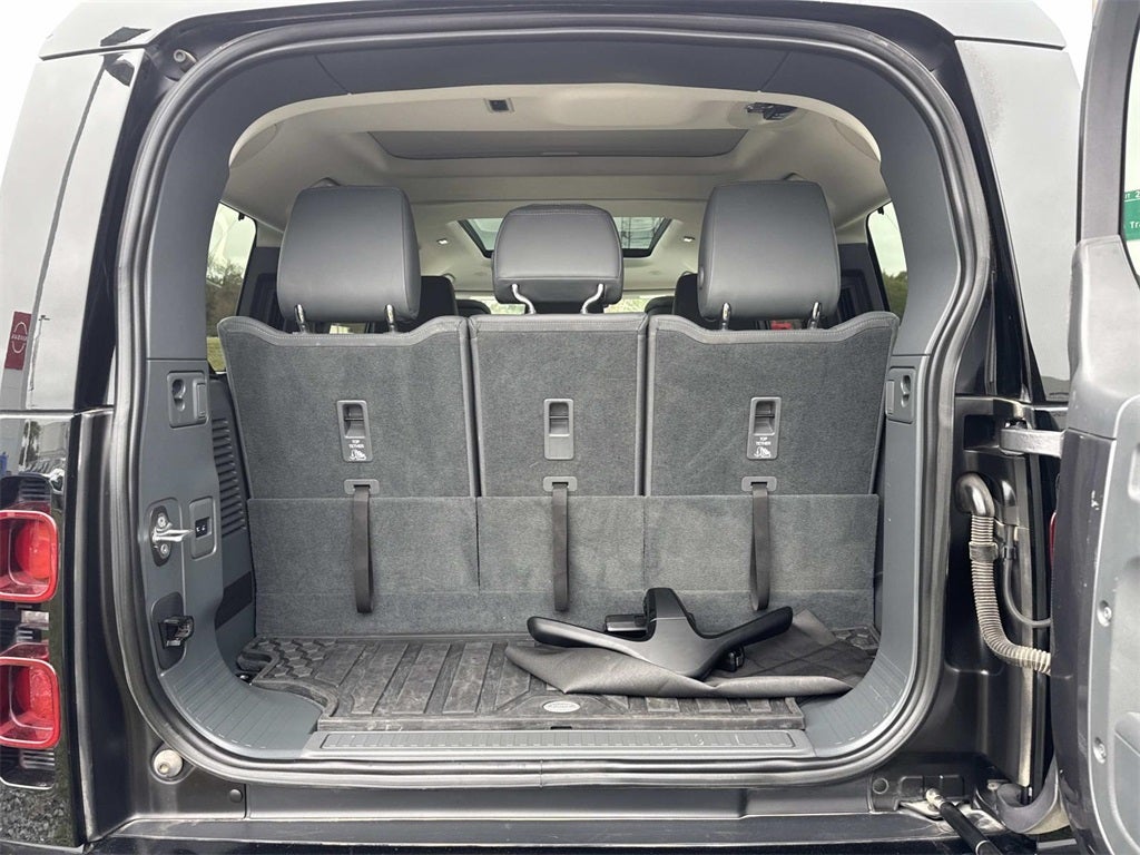 2023 Land Rover Defender 130 X-Dynamic SE