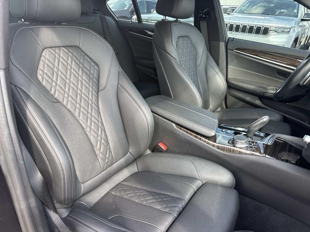 2022 BMW 5 Series 530i