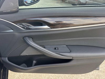 2022 BMW 5 Series 530i