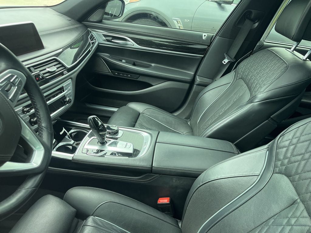 2019 BMW 750i 750i