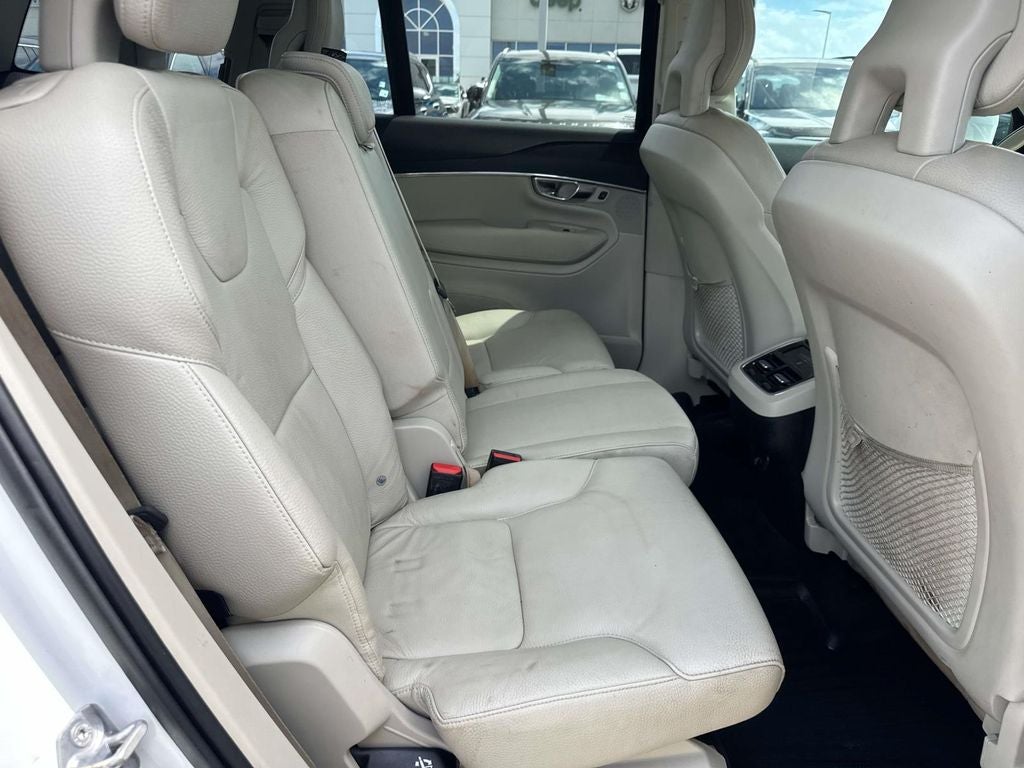 2020 Volvo XC90 T5 Momentum 7 Passenger
