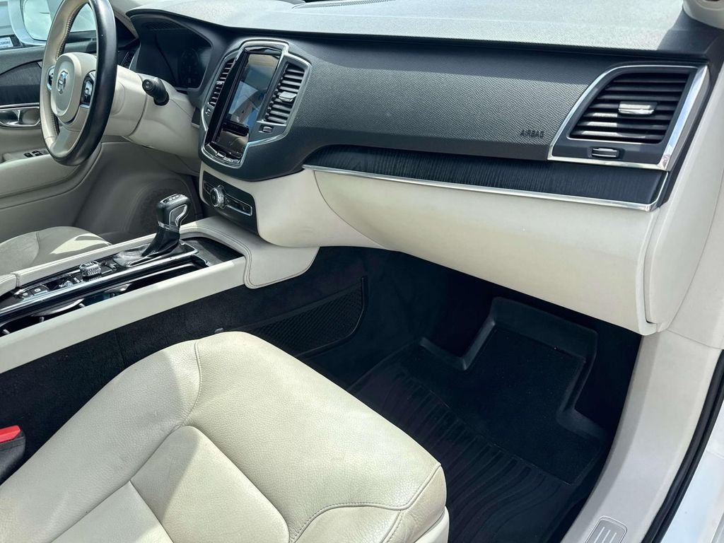 2020 Volvo XC90 T5 Momentum 7 Passenger