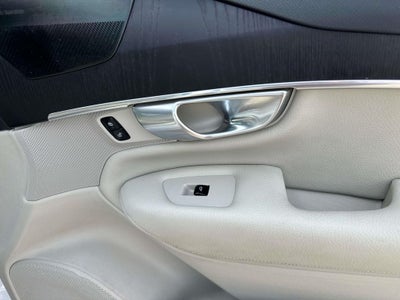 2020 Volvo XC90 T5 Momentum 7 Passenger