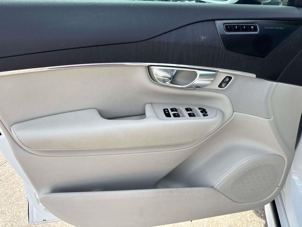 2020 Volvo XC90 T5 Momentum 7 Passenger