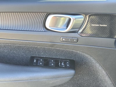 2021 Volvo XC40 Recharge Pure Electric P8