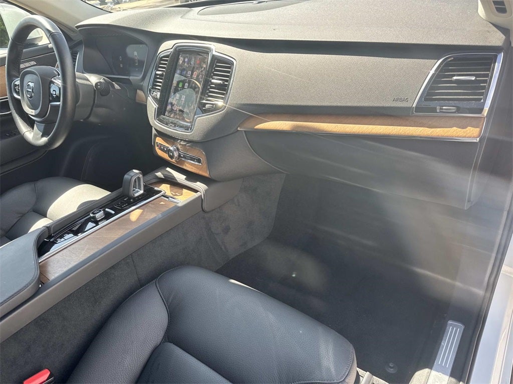 2025 Volvo XC90 B5 Plus