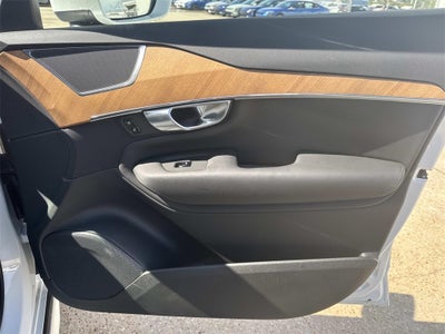 2025 Volvo XC90 B5 Plus