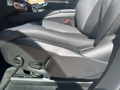 2025 Volvo XC90 B5 Plus