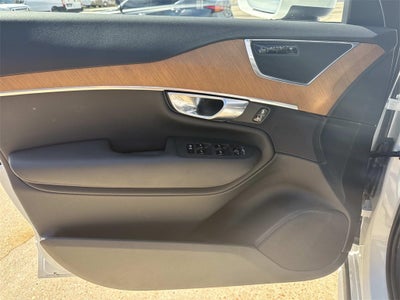 2025 Volvo XC90 B5 Plus