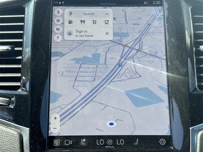 2025 Volvo XC90 B5 Plus