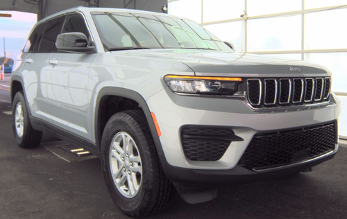 2024 Jeep Grand Cherokee Laredo 4x2