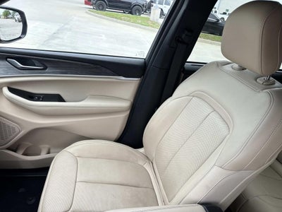 2023 Jeep Grand Cherokee Limited 4x2