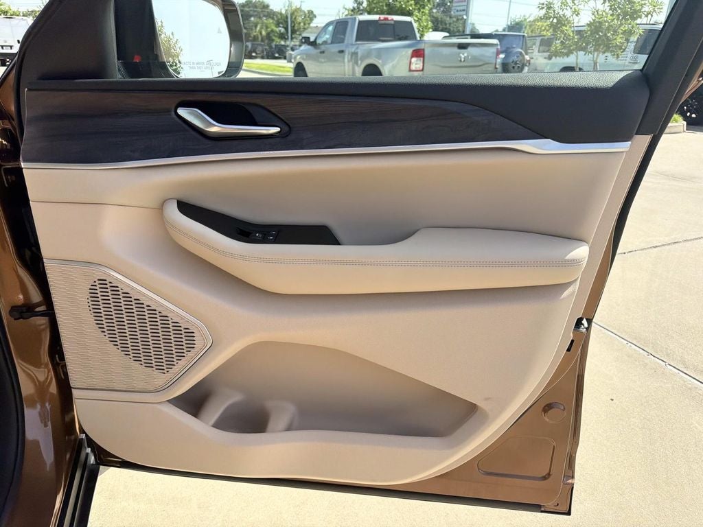 2026 Jeep Grand Cherokee Limited 4x2