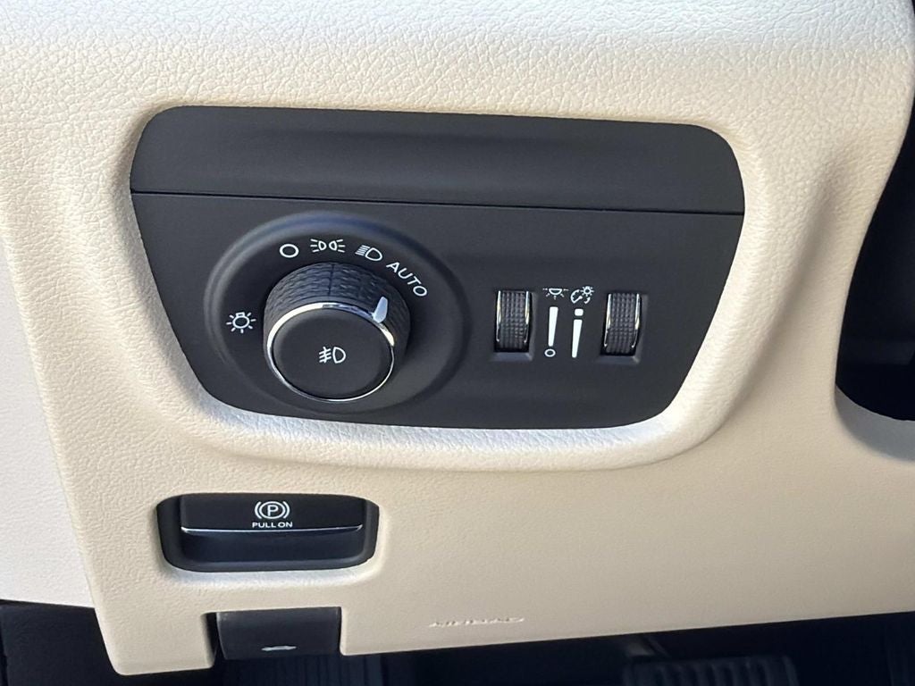 2026 Jeep Grand Cherokee Limited 4x2