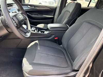 2025 Jeep Grand Cherokee Laredo 4x4
