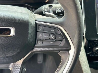 2025 Jeep Grand Cherokee Laredo 4x4
