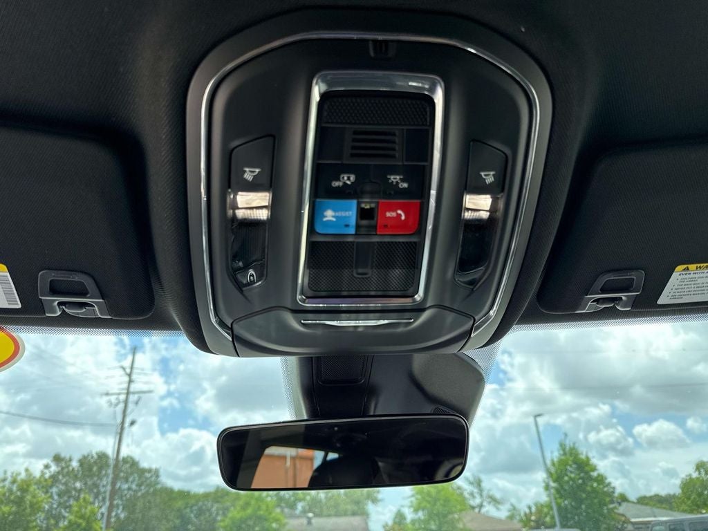 2025 Jeep Grand Cherokee Laredo 4x4