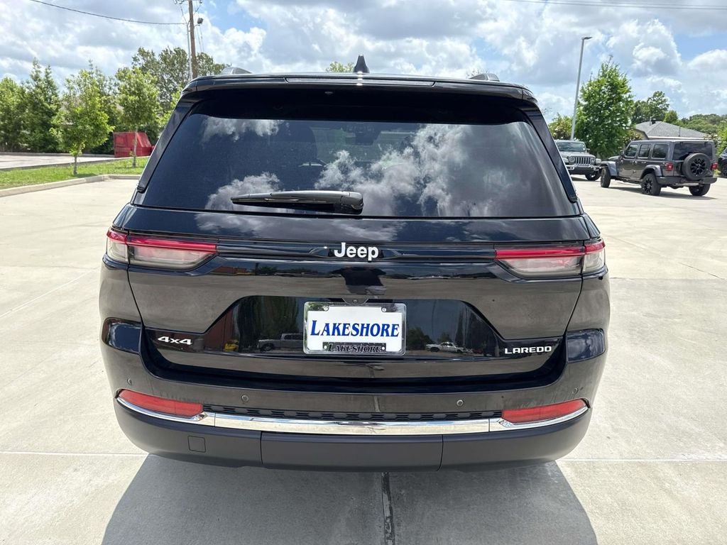 2025 Jeep Grand Cherokee Laredo 4x4