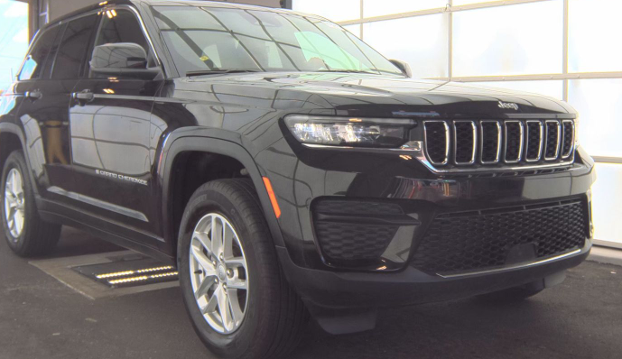 2025 Jeep Grand Cherokee Laredo X 4x4