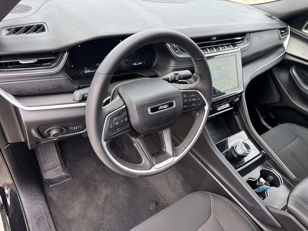 2025 Jeep Grand Cherokee Laredo X 4x4
