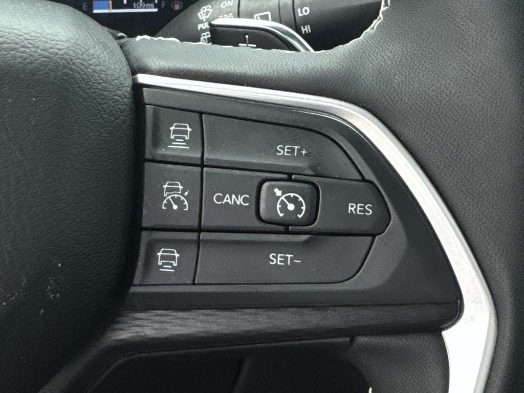 2025 Jeep Grand Cherokee Laredo X 4x4