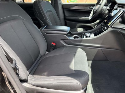 2025 Jeep Grand Cherokee Laredo X 4x4
