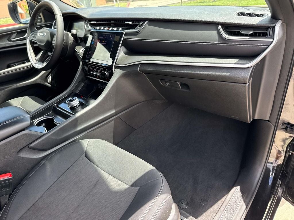 2025 Jeep Grand Cherokee Laredo X 4x4