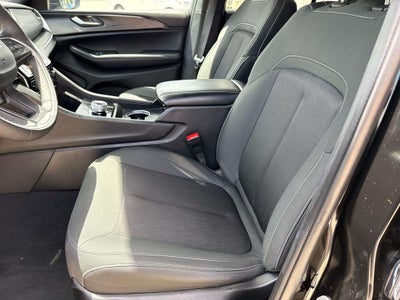 2025 Jeep Grand Cherokee Laredo X 4x4