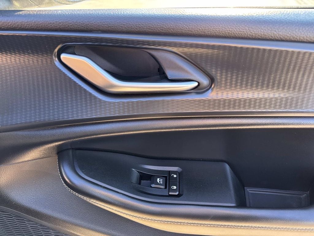 2023 Jeep Grand Cherokee L Laredo 4x2