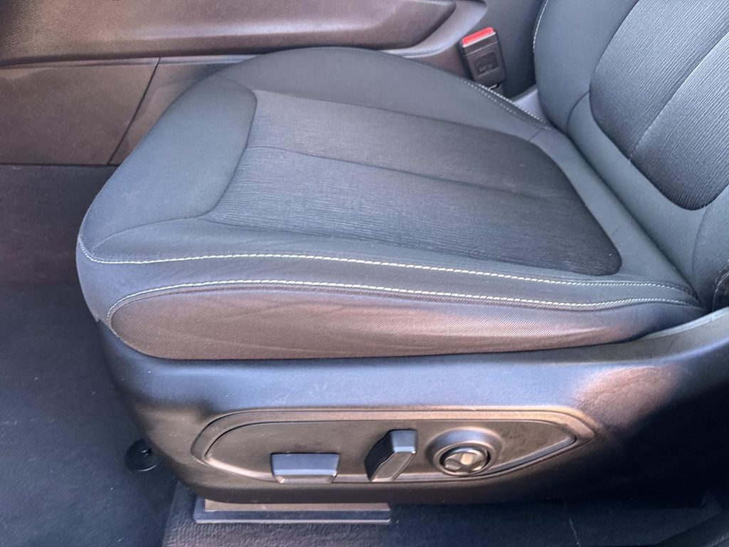 2023 Jeep Grand Cherokee L Laredo 4x2