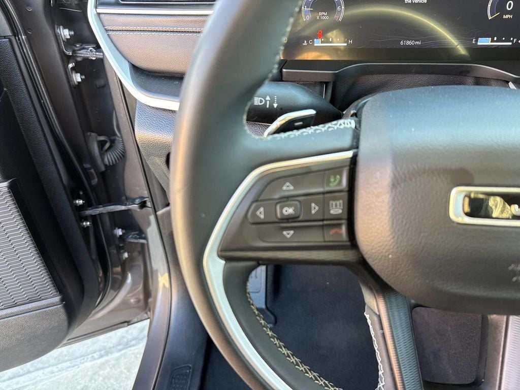 2023 Jeep Grand Cherokee L Laredo 4x2