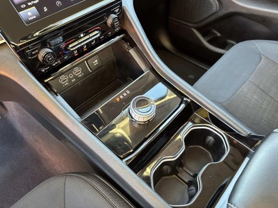 2023 Jeep Grand Cherokee L Laredo 4x2