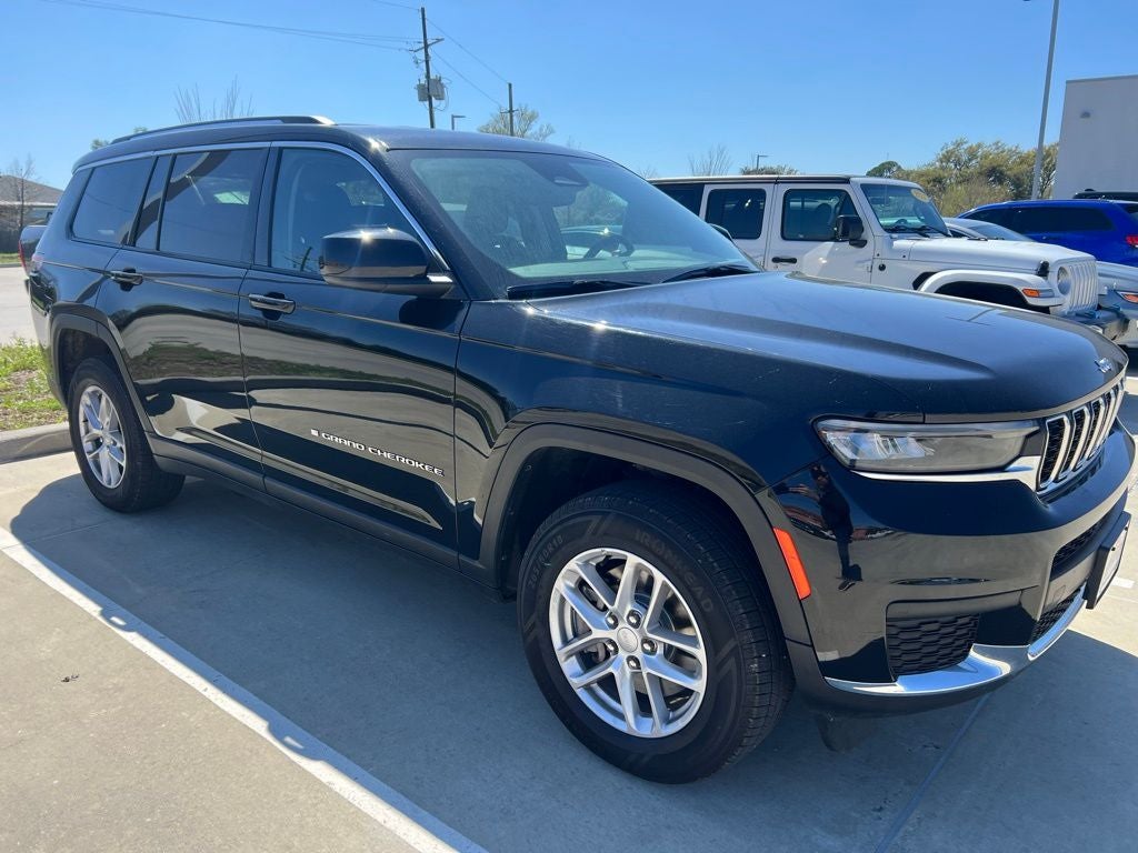 2023 Jeep Grand Cherokee L Laredo 4x2