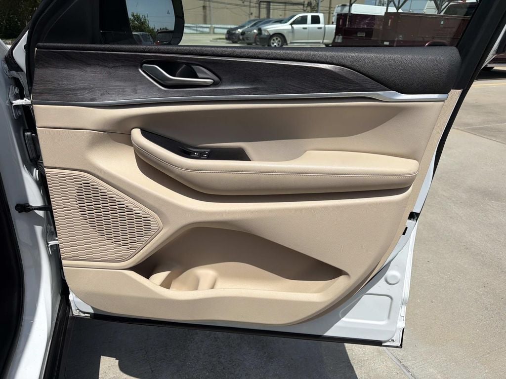 2024 Jeep Grand Cherokee L Limited 4x2