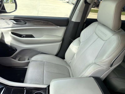 2021 Jeep Grand Cherokee L Overland 4x2