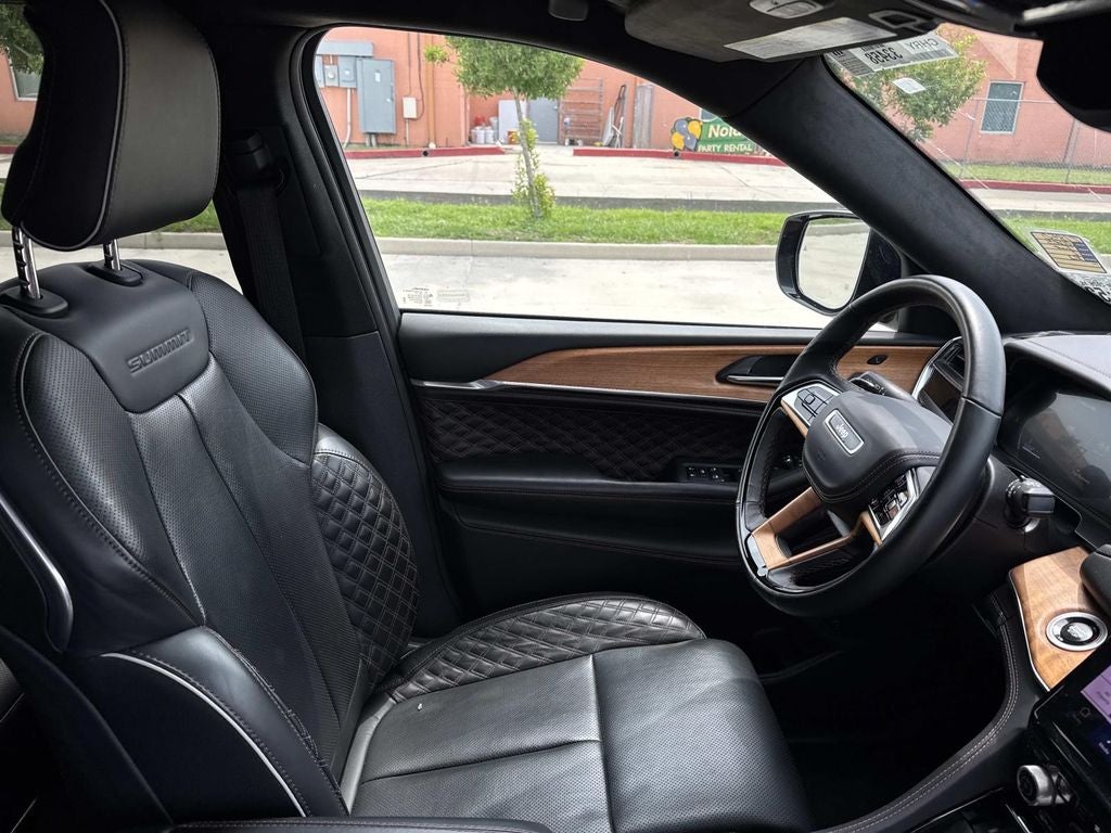 2025 Jeep Grand Cherokee L Summit Reserve 4x4